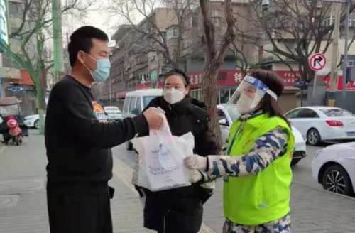 蓝田女子术后无法返回老家  新城区民政局得知后立即进行救助