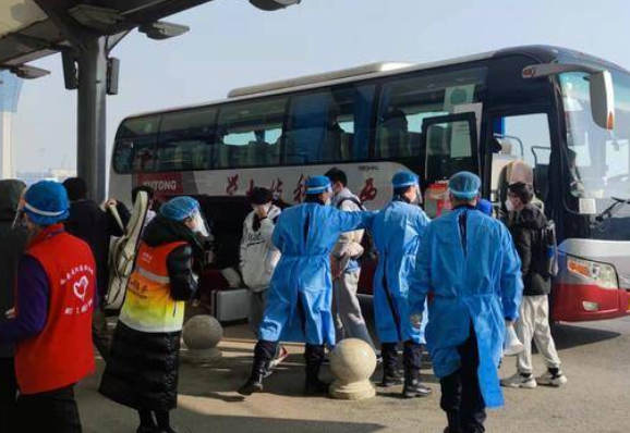 华商头条|包机回家 西安科技大学24名海南籍学生顺利到家