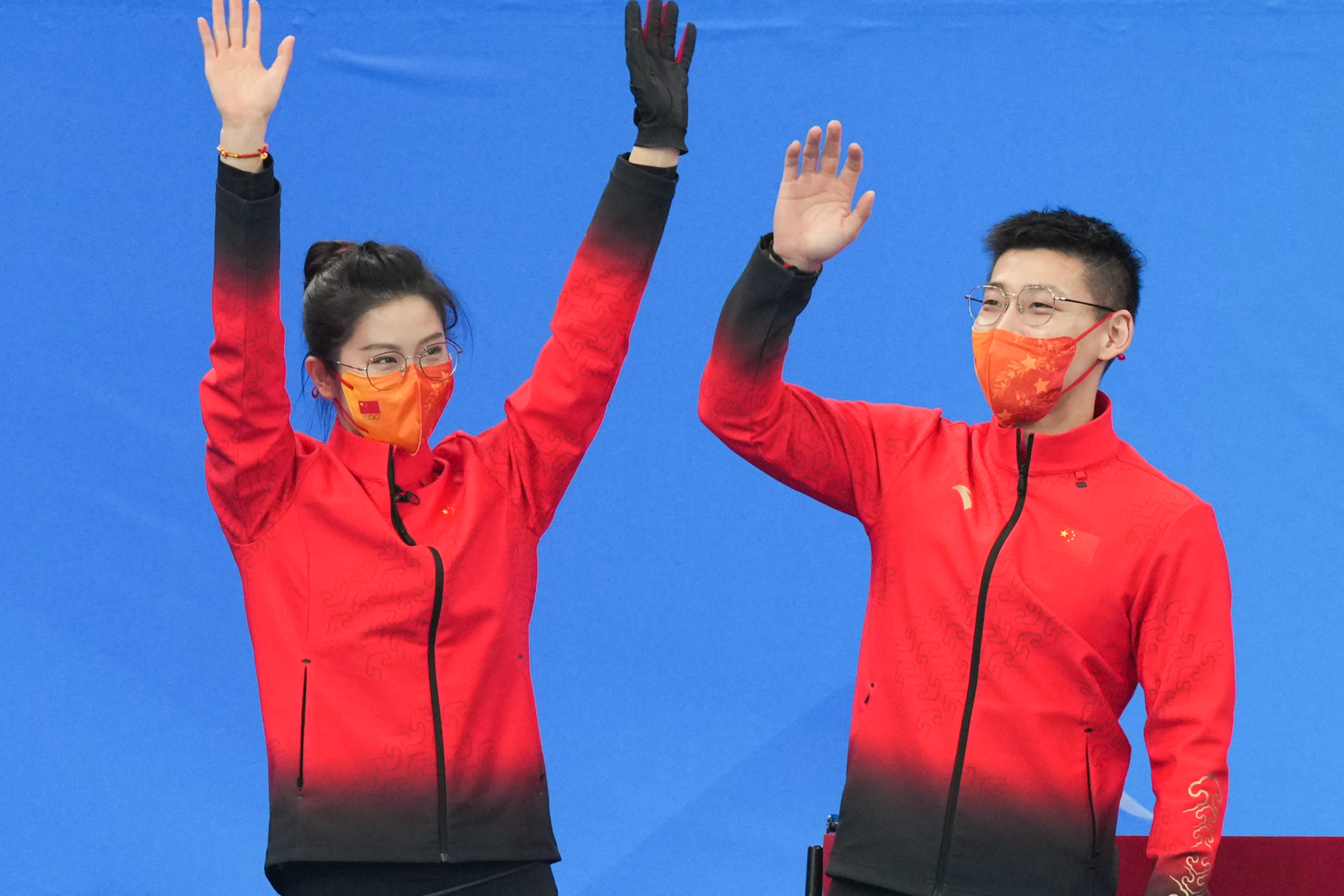 北京冬奥会冰壶凌智图片