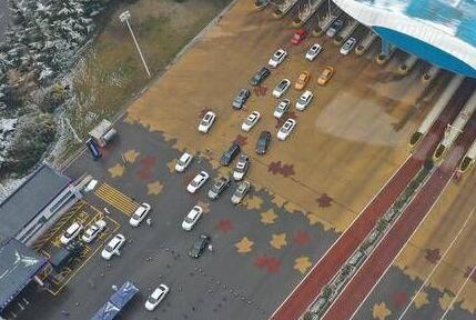 返程高峰 西安绕城部分高速出口车流量不大