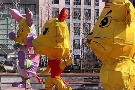 十二生肖花灯形象丑到市民 街道办：主要经费不足