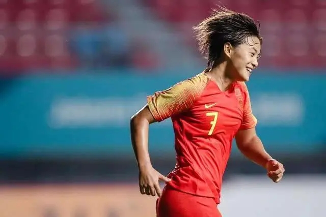 女足队员王霜疑似骨裂 将安排专家进一步会诊