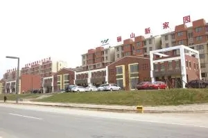 华商头条|呼声回应|骊山新家园只开一个大门住户进小区排长队 斜口街道：物业已增加保安数量