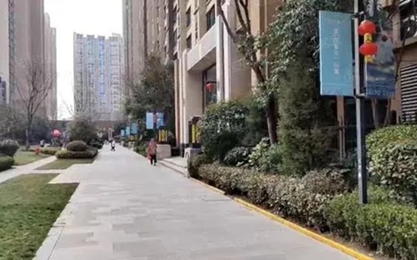 华商头条|呼声回应|海伦春天小区外能否设斑马线？沣东新城：两侧均有 暂不增设