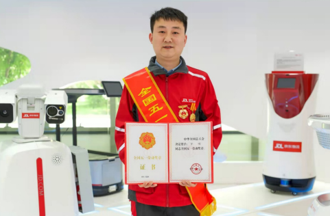 华商头条|从稳就业到高质量就业 京东物流为回陕农民工托起“稳稳的幸福”