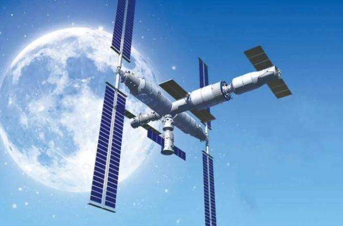 火箭上的“生命之塔”和舱外航天服等由航天四院研制