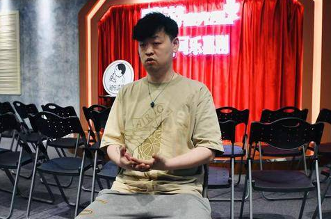 “职业趣多多”之脱口秀演员：IT男的新赛道 20分钟演出能让观众笑100次