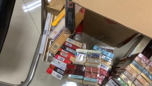 救护车里没病人却藏了850条香烟！一男子假借救护车通行牟利被拘