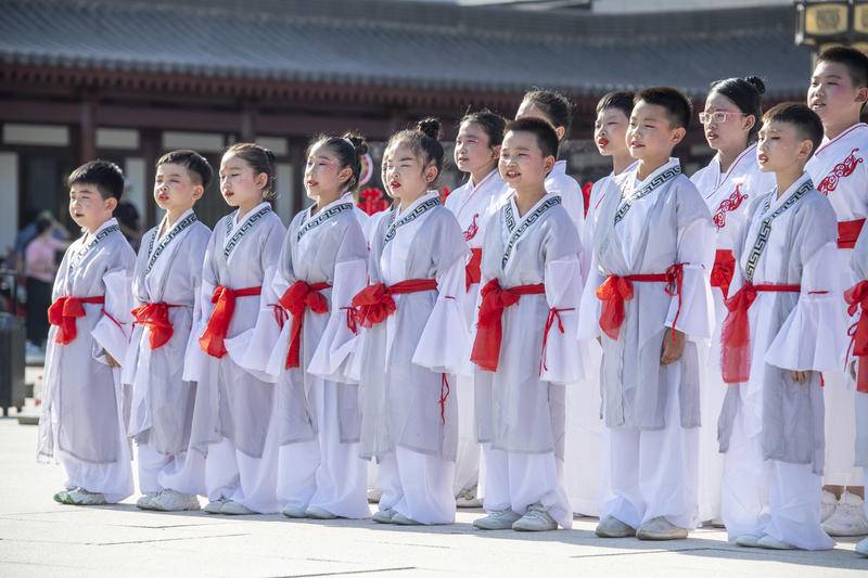 萌动唐潮嘉年华 载歌载舞庆“六一”