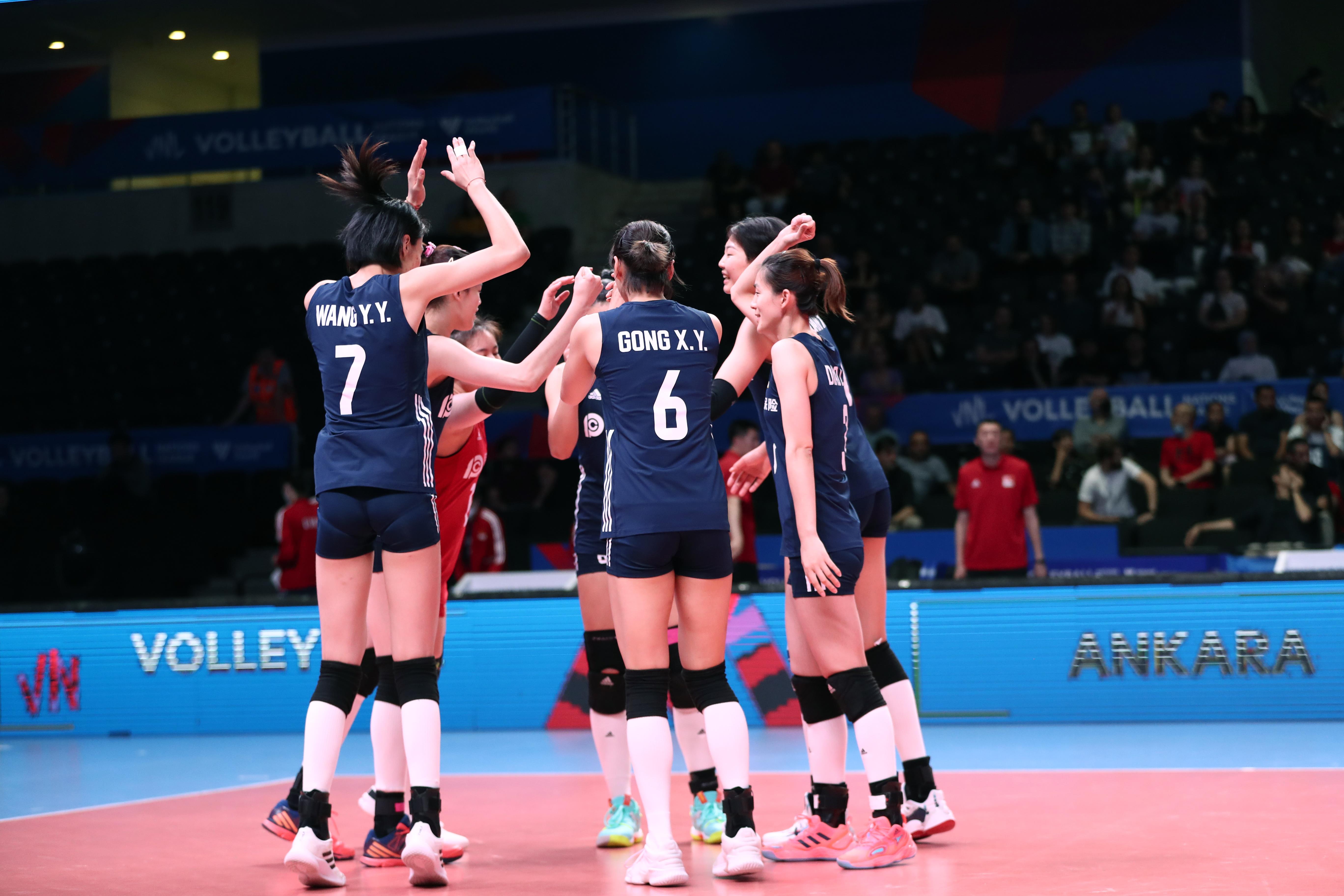 首秀开门红！中国女排3-1逆转战胜荷兰