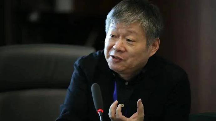 高考作文阅卷老师：允不允许学生对命题材料质疑？