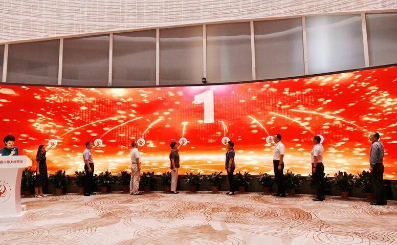 陕西省巾帼电商创业创新大赛颁奖 同日省首届女性创业创新大赛启动