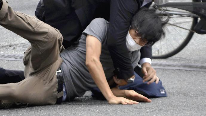 华商头条|枪击案嫌疑人供述：因安倍与宗教团体有关而实施枪击
