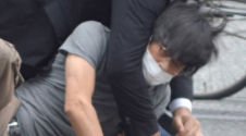 华商头条|日本警方以杀人嫌疑将安倍枪击案嫌疑人移交检察院