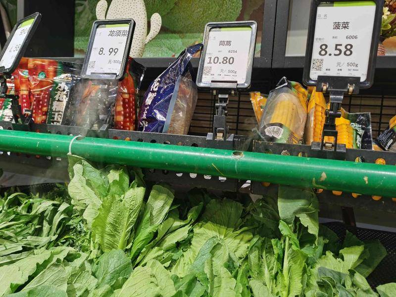 茼蒿10元香菜14元菠菜8元？业内人士：前期下雨影响绿叶菜生长 天气晴好会回落