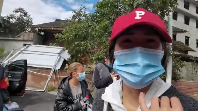 海螺沟景区被困游客讲述被困和获救经过：直升机就像一束光