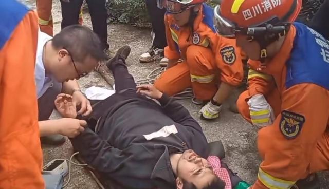 震后失联17天的甘宇被找到 村民亲述救援过程
