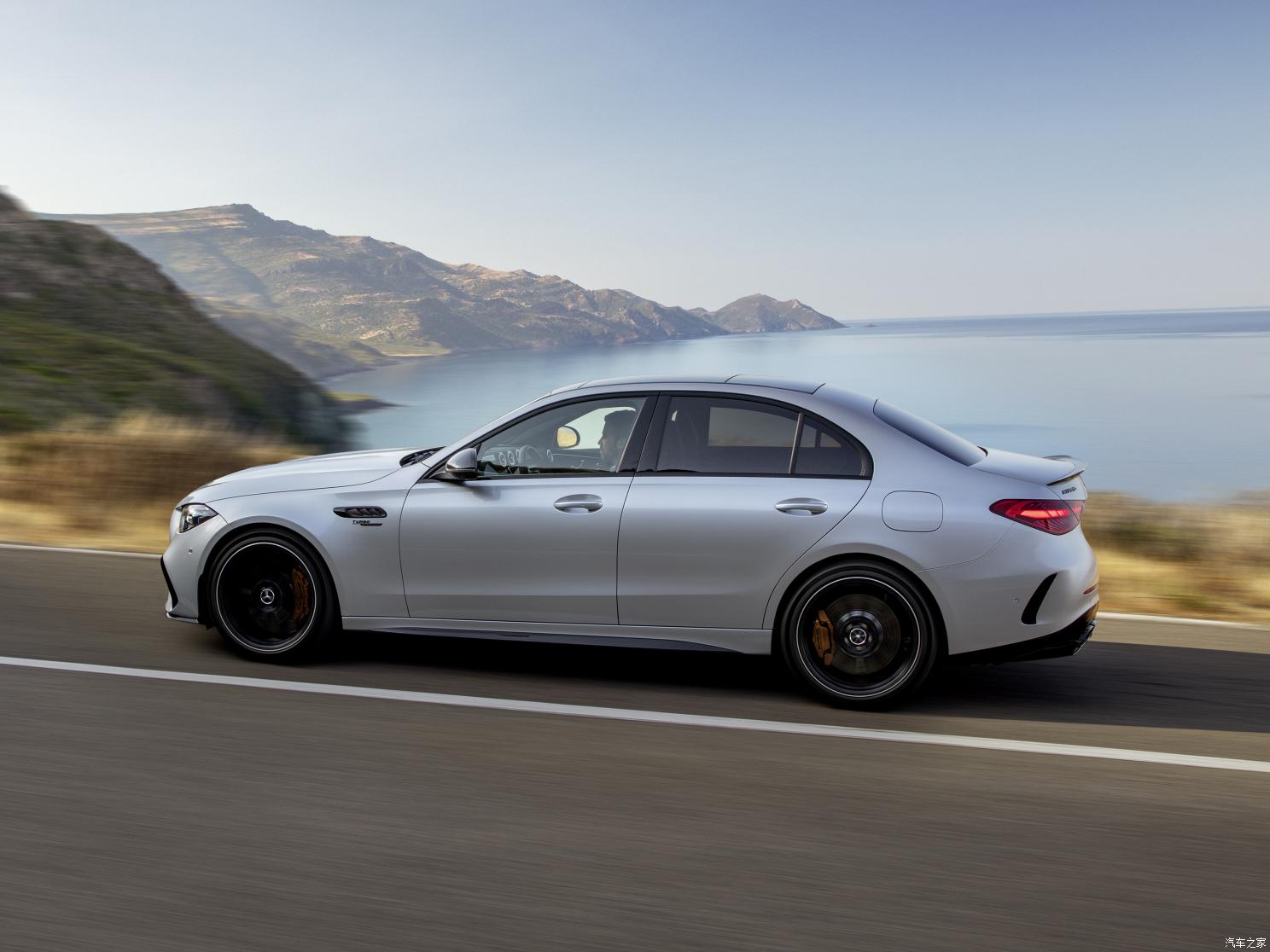 梅赛德斯-AMG 奔驰C级AMG新能源 2023款 AMG C 63 S 4MATIC