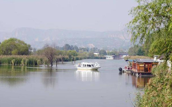 陕西发展这十年·行走沿黄公路 湿地胜景引来多年不见的东方白鹳