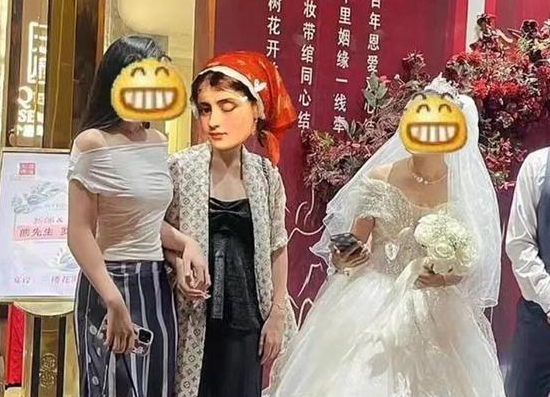 华商头条|女子旅游随礼200吃婚宴与新娘成好友 称＂以后不会了＂