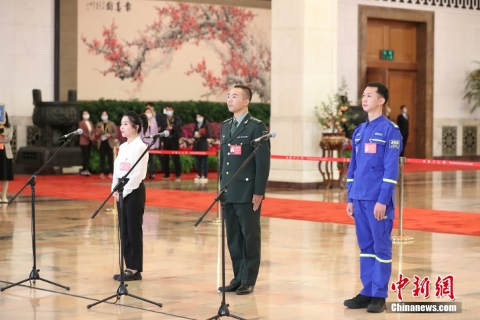 华商头条|在“党代表通道”上看见中共的青春力量