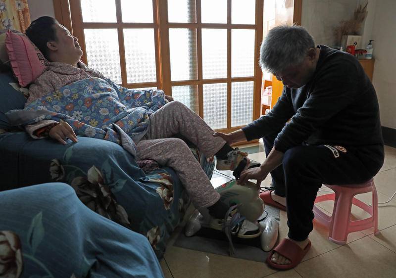 华商头条|守护植物人女儿近10年 夫妻俩用爱将她唤醒
