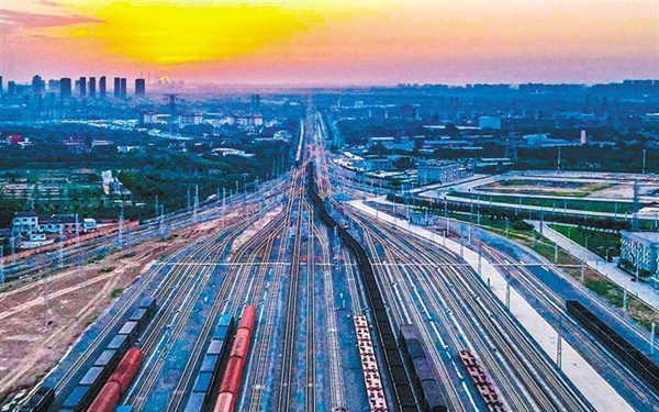 “长安号” 新丝路上的“带货王” 运输货物涉及53个门类、5万多种