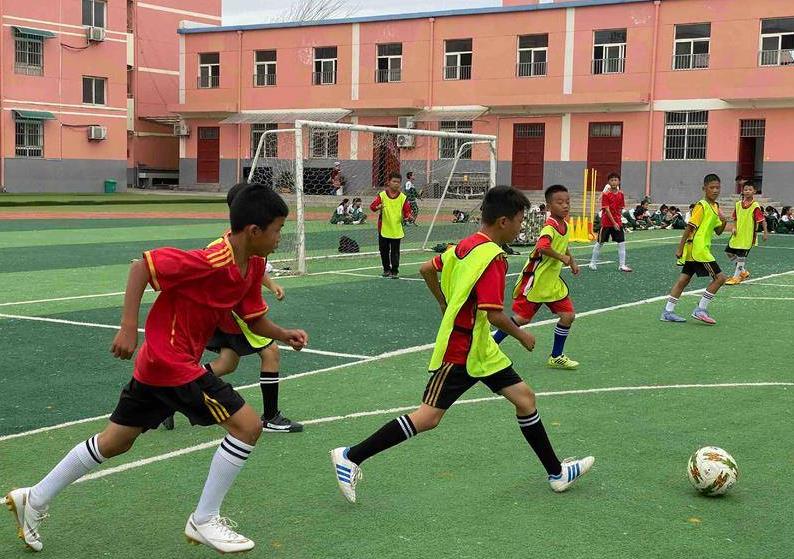 鄠邑区的几所“非典型”学校 探索乡村学校的校园足球发展之路