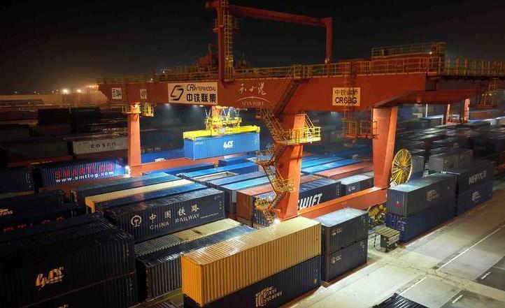 全国首趟境内外全程时刻表中欧班列开行