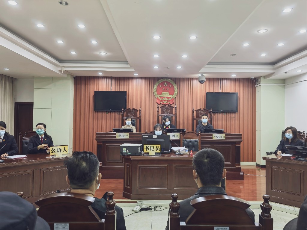 西安市首例危险作业罪案件：停车场内设非法加油点 三人犯危险作业罪获刑