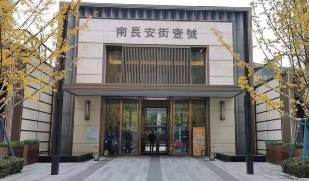 楼上精装房空置 交房两年多因漏水维修后又出现渗漏