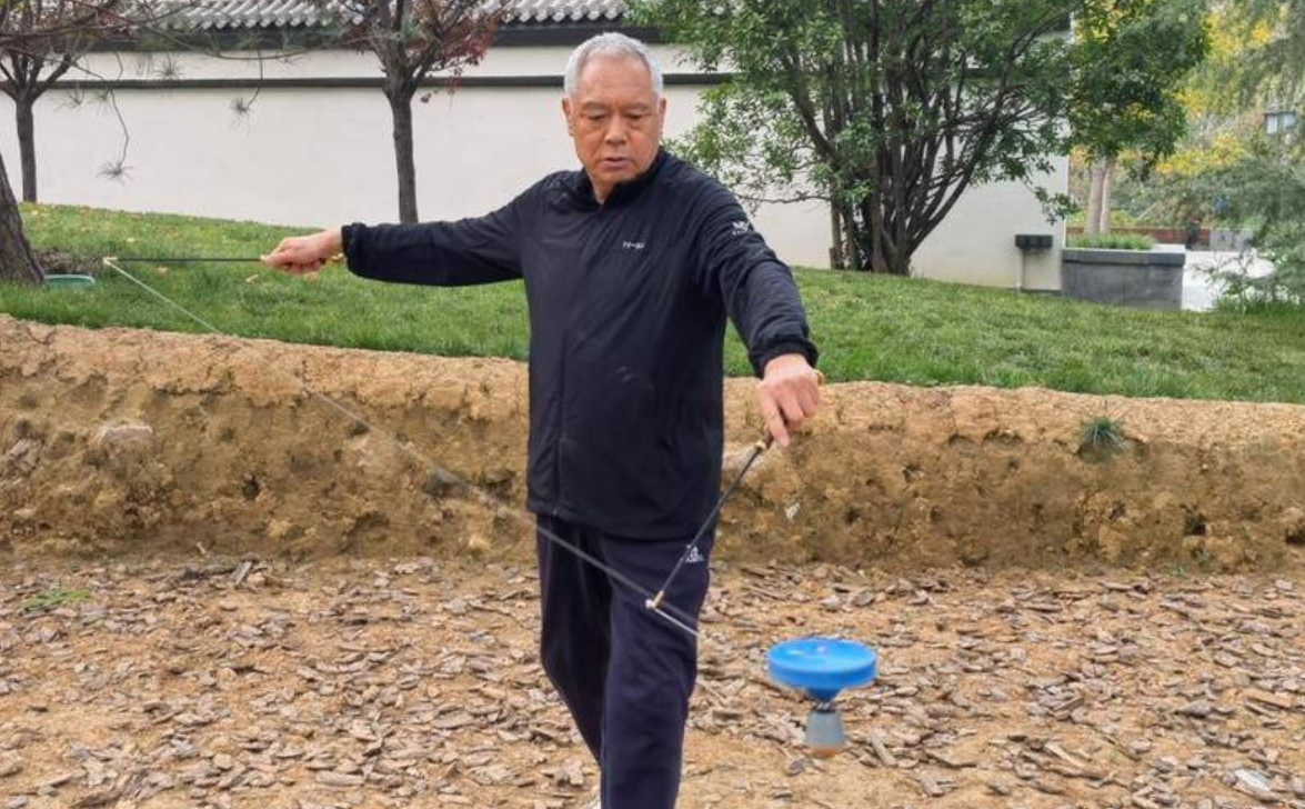 动感西安丨西安老人退休后学抖空竹7年多 玩起来就忘了烦恼