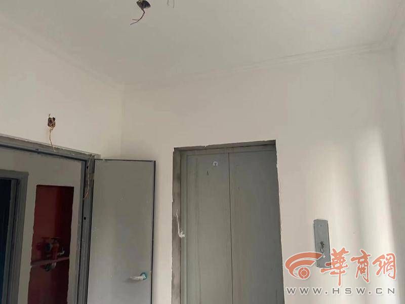电梯间全部刷为白墙.jpeg