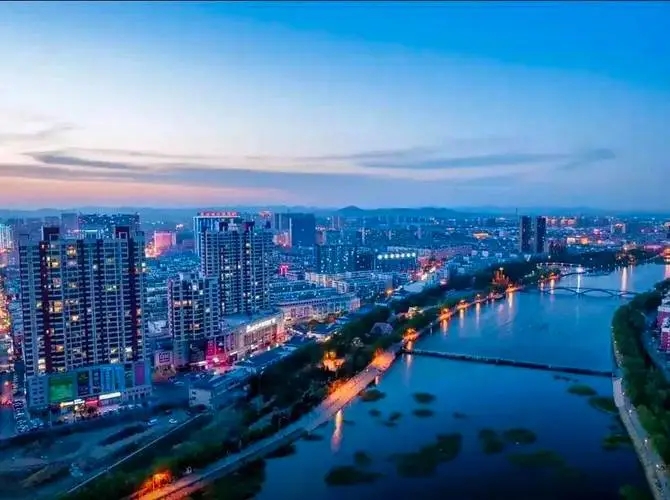 机构：65城新房线上均价环比微跌，鹤岗线上找房热度涨10倍