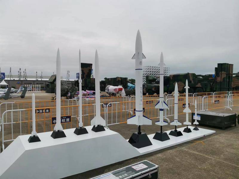 航天科技四院自主研制的世界推力最大500吨整体式固体火箭发动机亮相珠海航展