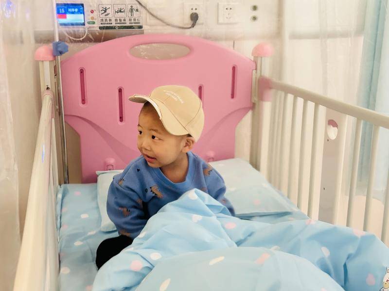 “父亲自助卖红薯救儿子”追踪：取得阶段胜利 白血病儿童小睿睿出仓啦