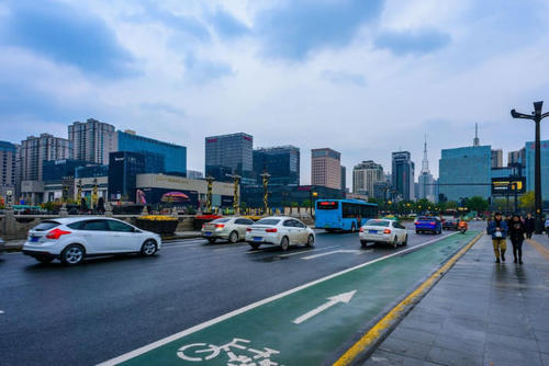 11月西安减免出租汽车35%承包费