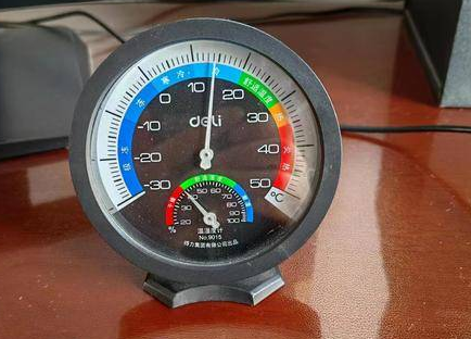 热力公司和物业称供暖数据正常 金泰丝路花城小区业主家咋还不热?