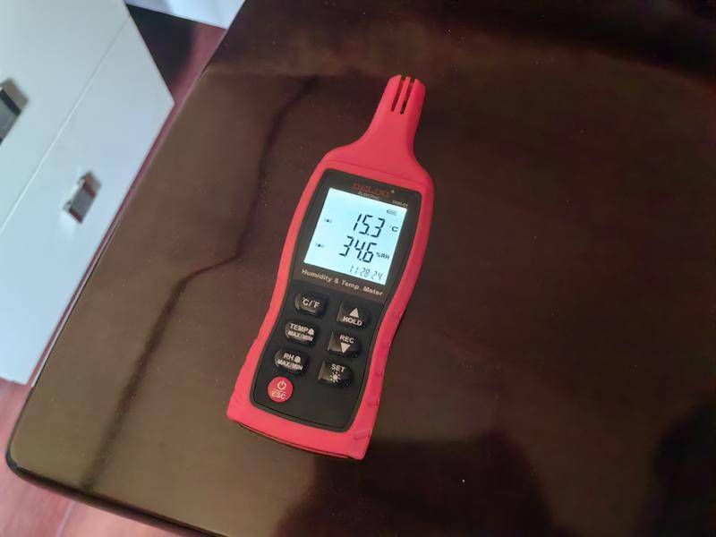 西安欣景苑小区暖气温度始终上不来 业主怀疑是没有打开加压泵