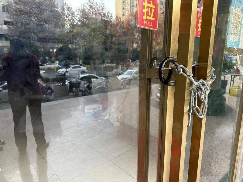 华商头条|西安56岁女子面馆打工遭遇关店  超退休年龄讨要工资难咋维权？