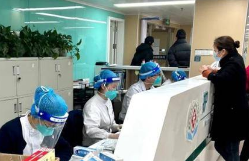 西安百岁老人新冠感染病情危重 积极抢救转危为安