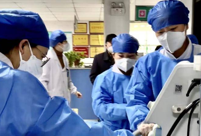 直击疫情之下的医院|呼吸科：抢救危重症患者的战场