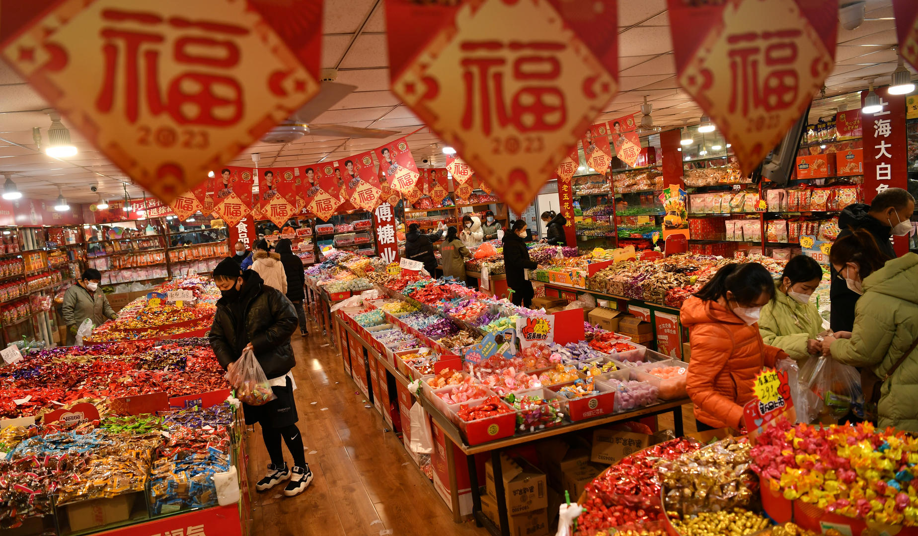 “建议将春节假期延长至9天”引热议 专家：可根据情况灵活休假