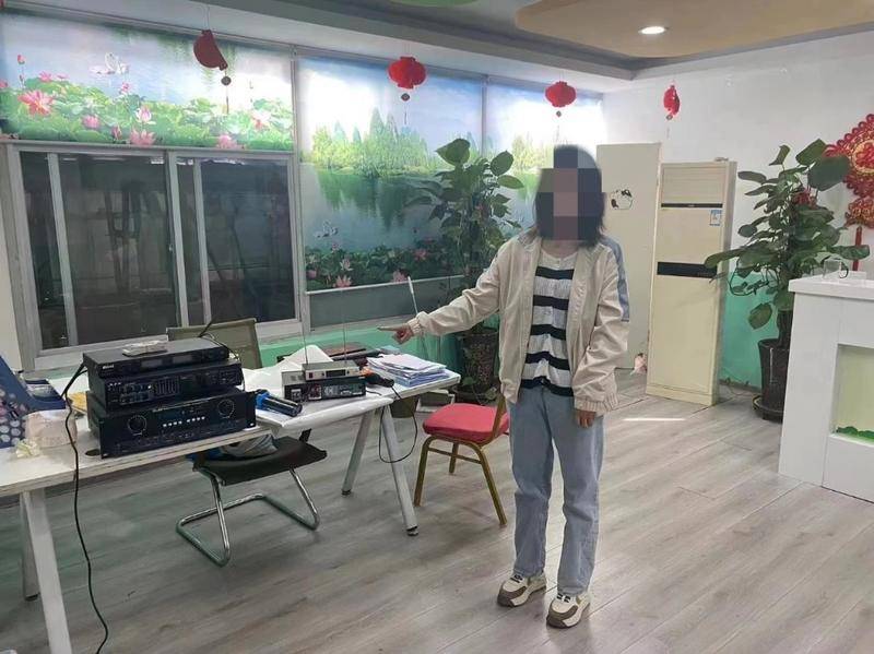 防癌抗癌 两人以次充好忽悠老人买燕窝