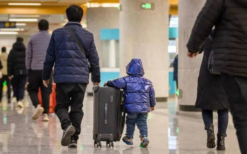 春运期间西安地铁2号线末班车发车时间延长至次日零时 除夕夜各车站同步转播央视春晚