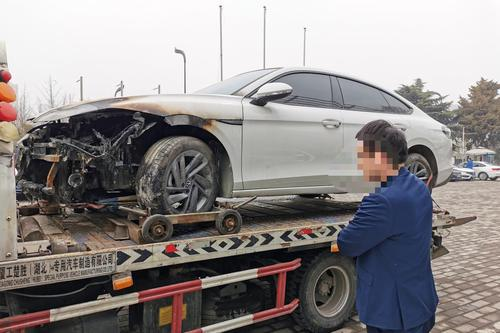 刚买3个月的新车自燃厂家称非质量问题不予理赔 4S店：建议司法鉴定