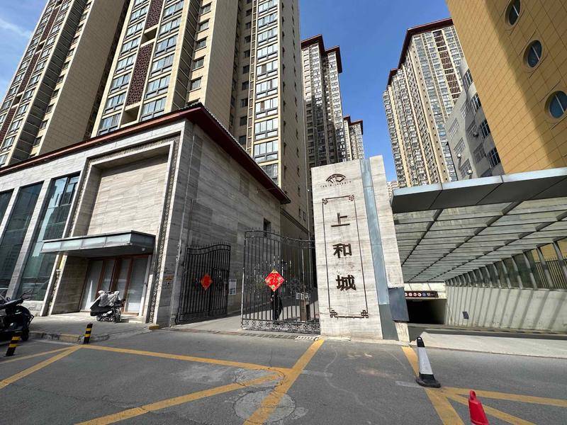 百余户业主靠一部电梯上下近20天 故障电梯啥时修