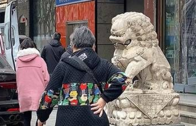 老伴去世留下4万多存款 西安70岁老太太遇“取款难”