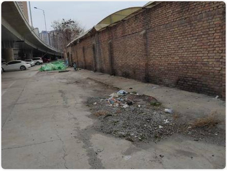小8跑街追踪：十里铺北路高架桥下堆积的垃圾已清运整改