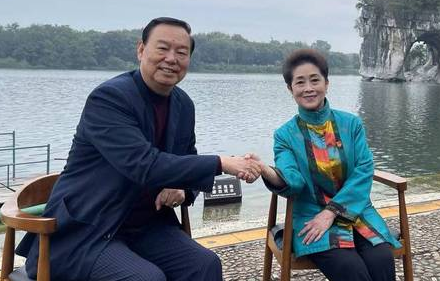 华商头条|“刘三姐”黄婉秋病危 丈夫何有才：希望她渡过这一关